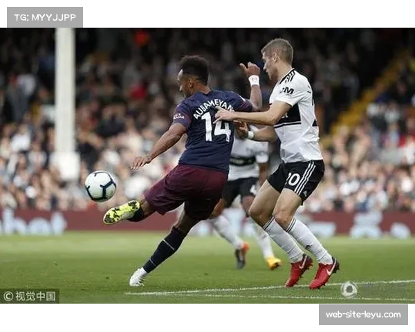 里昂三比零战胜斯特拉斯堡 拉卡泽特帽子戏法惊艳